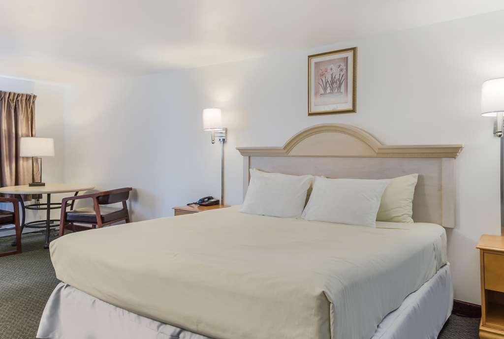 Americas Best Value Inn Hyannis Rom bilde